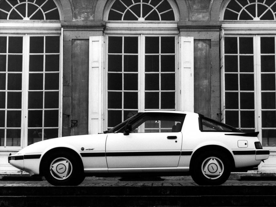  Mazda RX-7 (SA) 1981 года  (фото 1 из 10)
